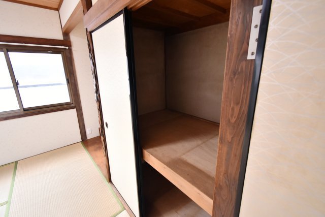 エール今津の収納