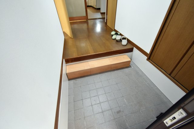 エール今津の玄関