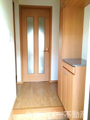 【玄関】 | メゾン・ポポラーレＡ