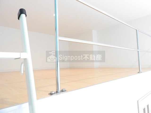 Signpost泉の洋室|ロフト