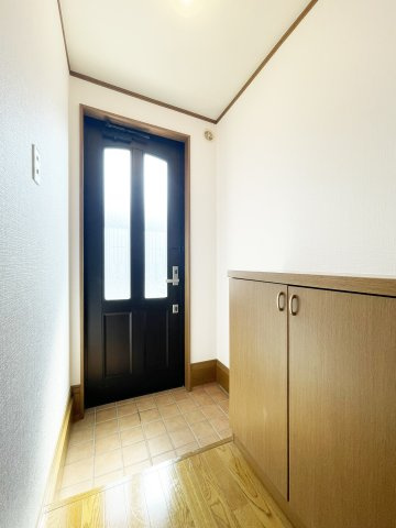 ナトゥラヴィータ壱番館の玄関