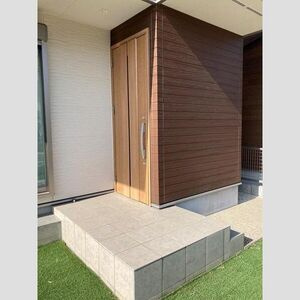 桜坂2丁目戸建のエントランス