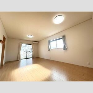 桜坂2丁目戸建の居間・リビング