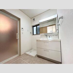 桜坂2丁目戸建の洗面所