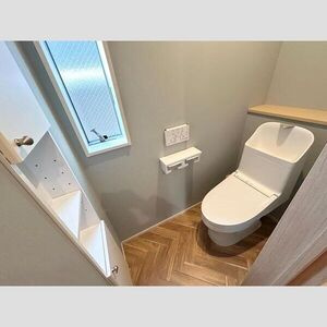 桜坂2丁目戸建のトイレ