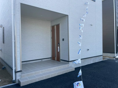 【エントランス】 | 神栖市神栖第８－４号棟 | 【祝完成！】ご希望の物件も探せます！お問合せお待ちしています！