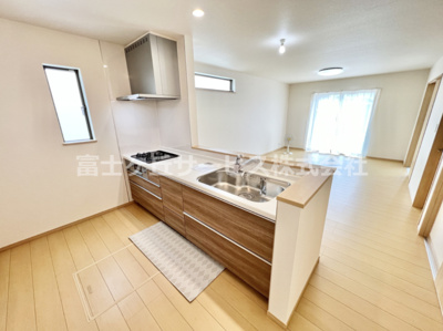 【キッチン】 | 富士宮市小泉 8期 新築一戸建て A号棟 | 使いやすいキッチンです