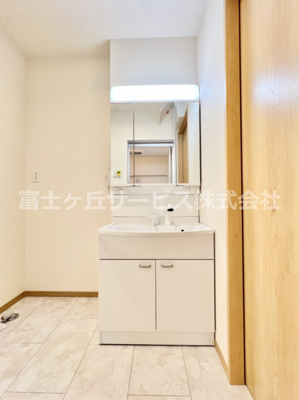 【独立洗面台】 | 富士宮市小泉 8期 新築一戸建て A号棟 | 使いやすい独立洗面台です