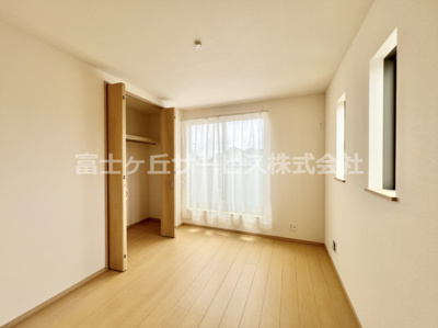 【洋室】 | 富士宮市小泉 8期 新築一戸建て A号棟 | 6帖の洋室です