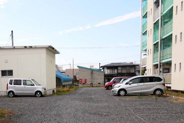 ビレッジハウス土樋1号棟の駐車場|車をお持ちの方に嬉しい駐車場付きの物件です