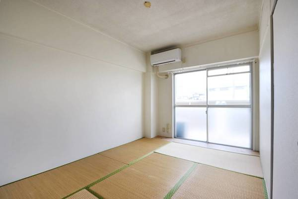 ビレッジハウス土樋1号棟の居間・リビング|ビレッジハウスの同一物件・同一タイプの間取りの写真です