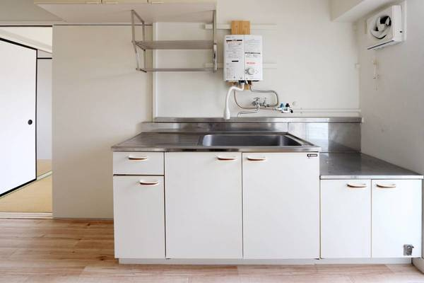 ビレッジハウス土樋1号棟のキッチン|ビレッジハウスの同一物件・同一タイプの間取りの写真です