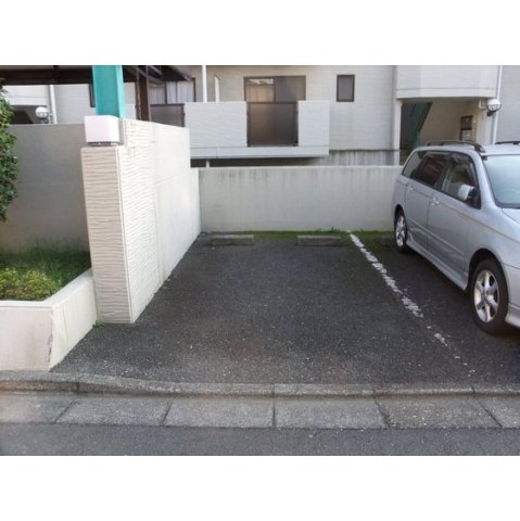 【内装】 | クレール１８駐車場