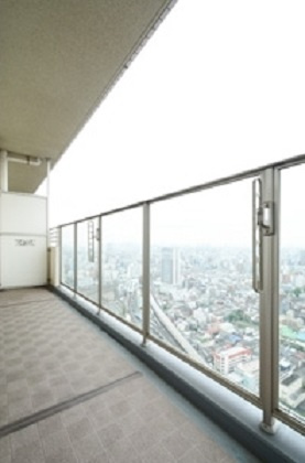 荒川区南千住４丁目の賃貸マンションのバルコニー|同反転タイプ参照