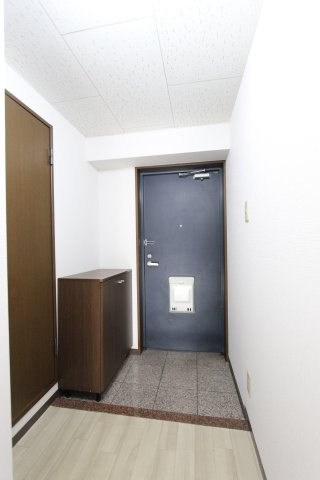 ソレーユ五条弐番館の玄関|参考写真です。現況優先。