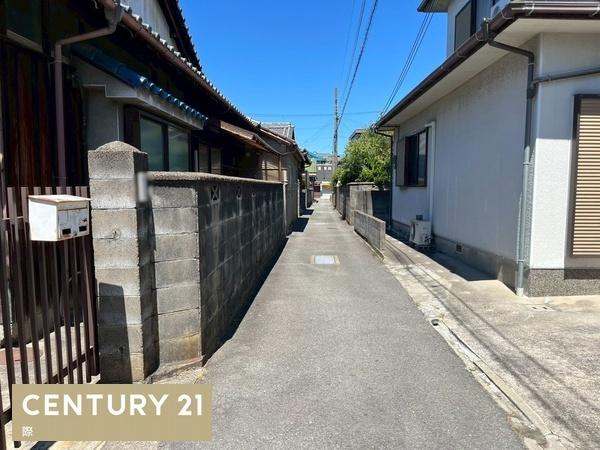 和歌山市杭ノ瀬　中古戸建の前面道路含む現地写真