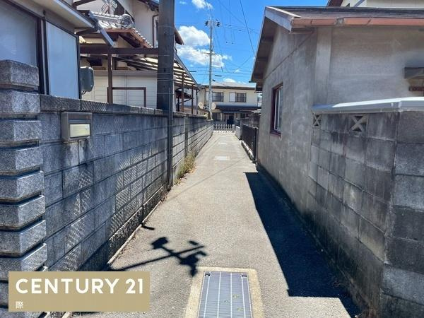 和歌山市杭ノ瀬　中古戸建の前面道路含む現地写真