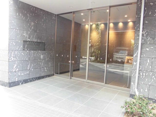 ブランズ文京小石川レジデンスのエントランス