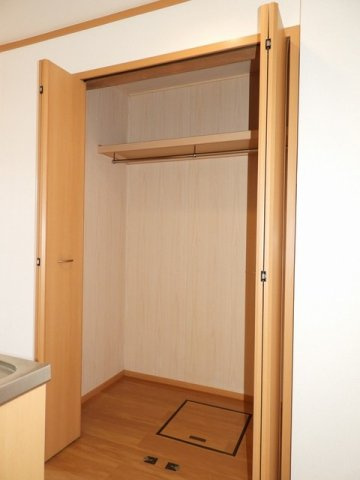 サニ－ヴィラＳの収納|ちょっとした収納スペースも充実しています