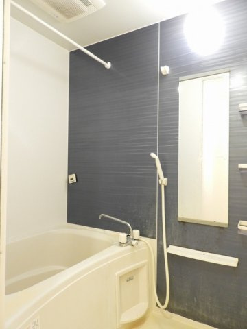 Ｓｏｕｔｈ中山　Ⅰ番館の浴室|落ち着いた空間のお風呂です