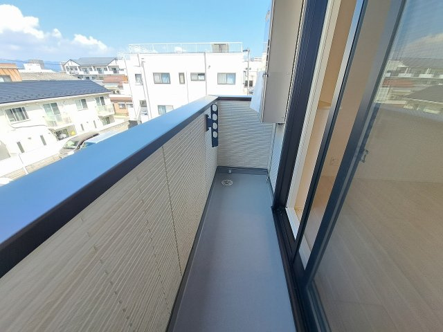 トリシア上甲子園のバルコニー