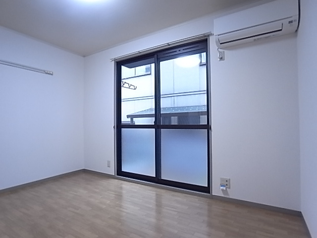 神戸市須磨区須磨浦通２丁目のアパートのバルコニー