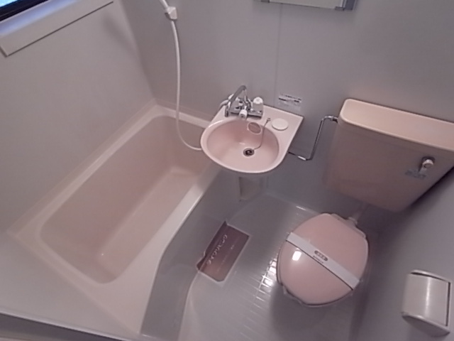 神戸市須磨区須磨浦通２丁目のアパートの浴室