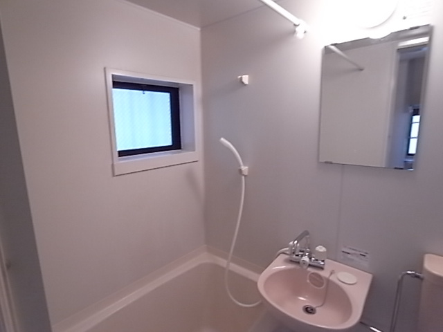 神戸市須磨区須磨浦通２丁目のアパートの洗面所