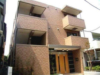 【外観】 | Maple Garden  | 鉄筋コンクリート造のがっちりとした建物。