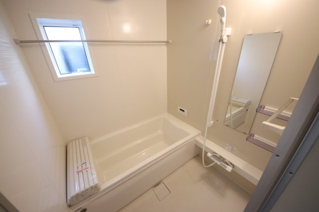 【浴室】 | 《仲介手数料無料》北区東大成町１丁目663(2号棟)新築一戸建てリナージュ | 撮影日 2025年2月15日 13:30 晴れ