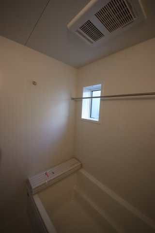 【浴室】 | 《仲介手数料無料》北区東大成町１丁目663(2号棟)新築一戸建てリナージュ | 撮影日 2025年2月15日 13:30 晴れ