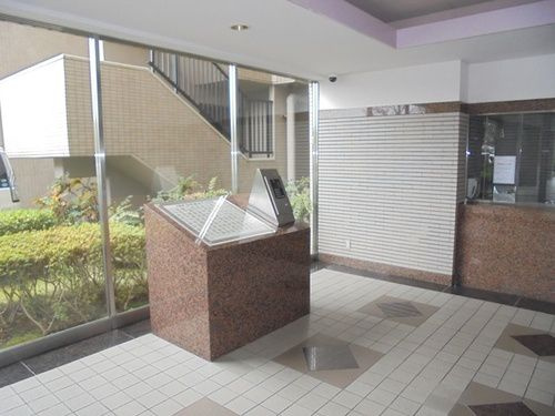 サーパスシティ白川3番館のエントランス