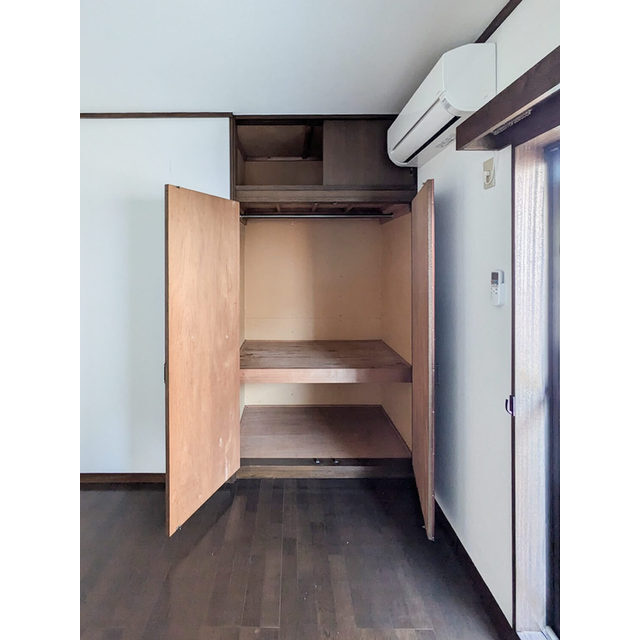 ストーンズ毛呂の内装|明るい室内です