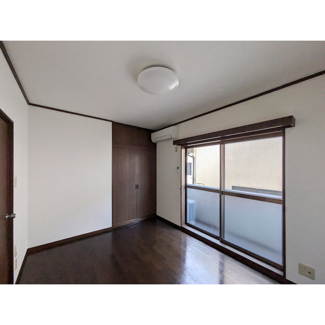 ストーンズ毛呂の内装|明るい室内です