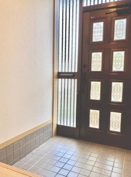 表山１丁目戸建の玄関