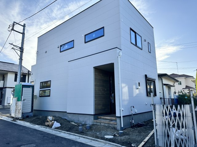 平塚市出縄　デザイナーズハウスの外観