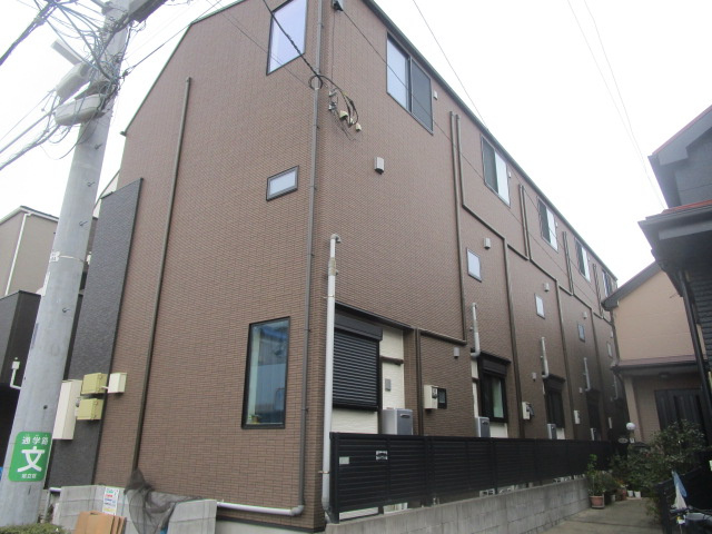 足立区谷在家２丁目の一棟アパートの外観