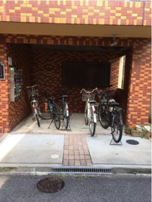 【エントランス】 | 駅から徒歩8分!想定利回り10.91％!平成3年築!