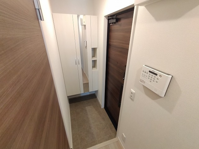 神戸市長田区川西通４丁目のアパートの玄関|シューズボックス付き