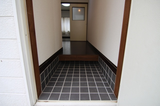 グリーンコーポ井田の玄関|別部屋参考写真です