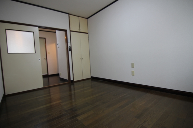 グリーンコーポ井田の居間・リビング|別部屋参考写真です