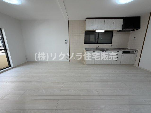 中町　中古一戸建てのキッチン|LDK16.0帖
■物件内覧・資金計画相談・住宅ローン相談、リフォーム相談、お問合せ受付中■
※当日・翌日のご内覧、ご相談はお電話でのお問合せがスムーズです！