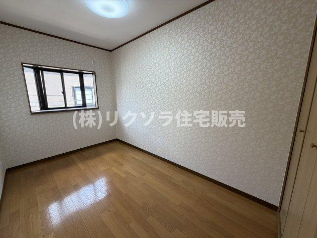 中町　中古一戸建ての寝室|洋室5.0帖
■物件内覧・資金計画相談・住宅ローン相談、リフォーム相談、お問合せ受付中■
※当日・翌日のご内覧、ご相談はお電話でのお問合せがスムーズです！