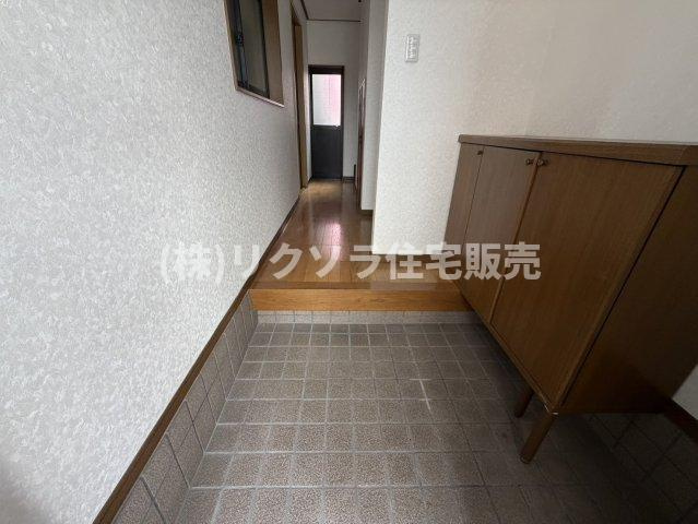 中町　中古一戸建ての内装|玄関内部
■物件内覧・資金計画相談・住宅ローン相談、リフォーム相談、お問合せ受付中■
※当日・翌日のご内覧、ご相談はお電話でのお問合せがスムーズです！