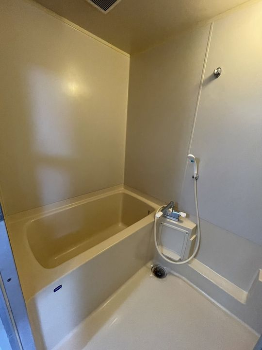 熊本市中央区帯山４丁目のアパートの浴室
