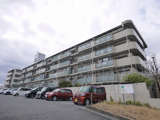 ネオハイツ学園前の外観|外観は落ち着いています