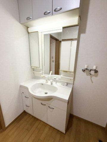 西京区御陵峰ケ堂町　戸建の独立洗面台|洗面化粧台です。■■■日住サービス京都五条店　冨岡勇人■■■