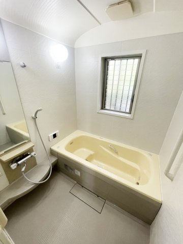 西京区御陵峰ケ堂町　戸建の浴室|浴室です。■■■日住サービス京都五条店　冨岡勇人■■■