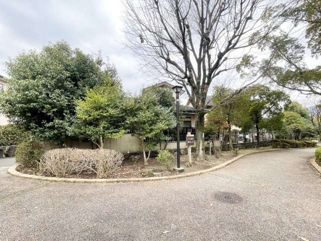 西京区御陵峰ケ堂町　戸建の周辺|北側からの現地外観です。