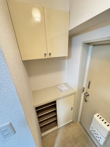 耕和ビルの玄関